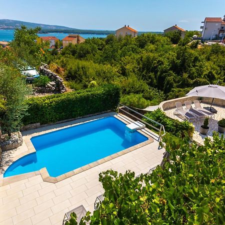Apartments House Barbara Kornić Εξωτερικό φωτογραφία