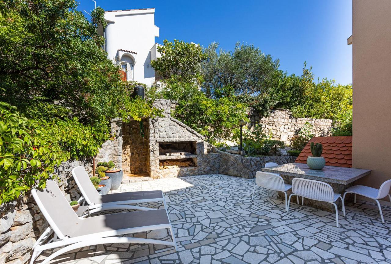 Apartments House Barbara Kornić Εξωτερικό φωτογραφία