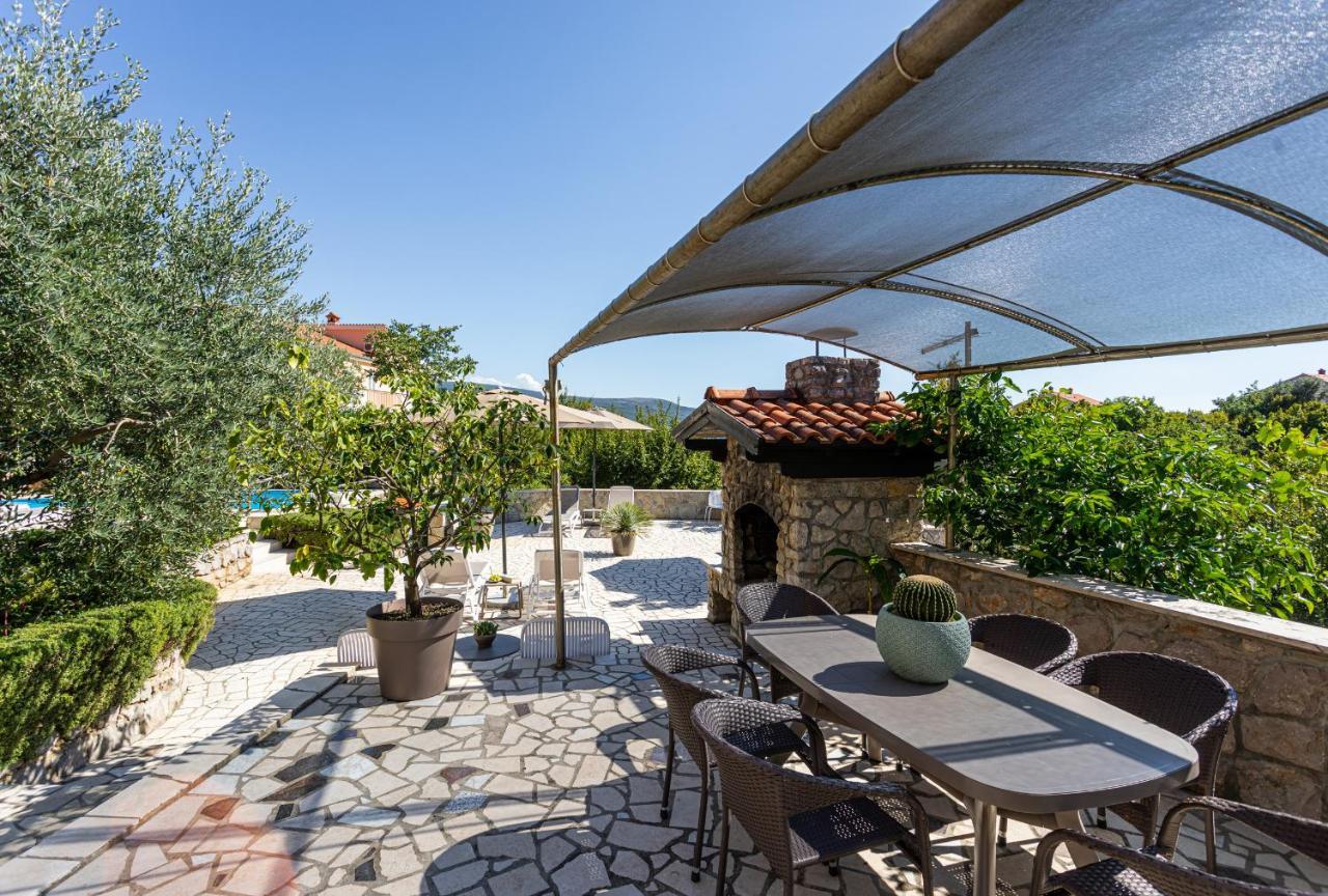 Apartments House Barbara Kornić Εξωτερικό φωτογραφία