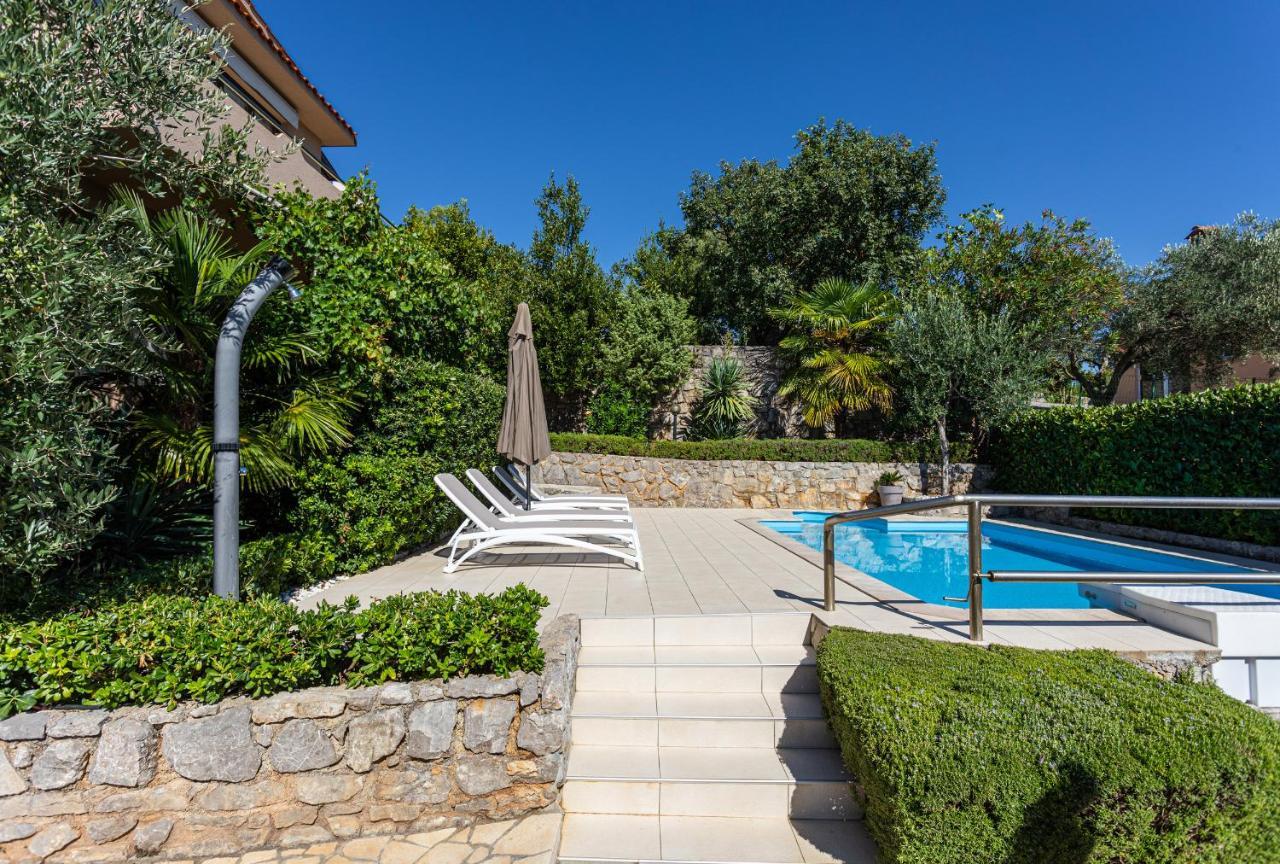 Apartments House Barbara Kornić Εξωτερικό φωτογραφία
