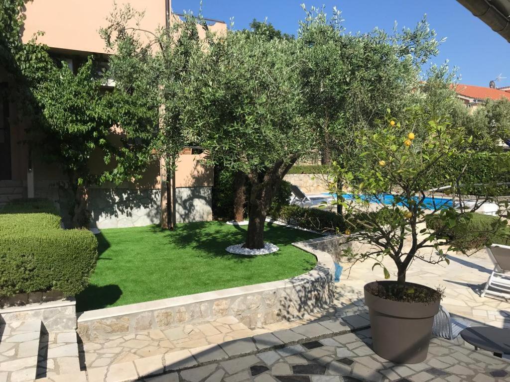Apartments House Barbara Kornić Εξωτερικό φωτογραφία