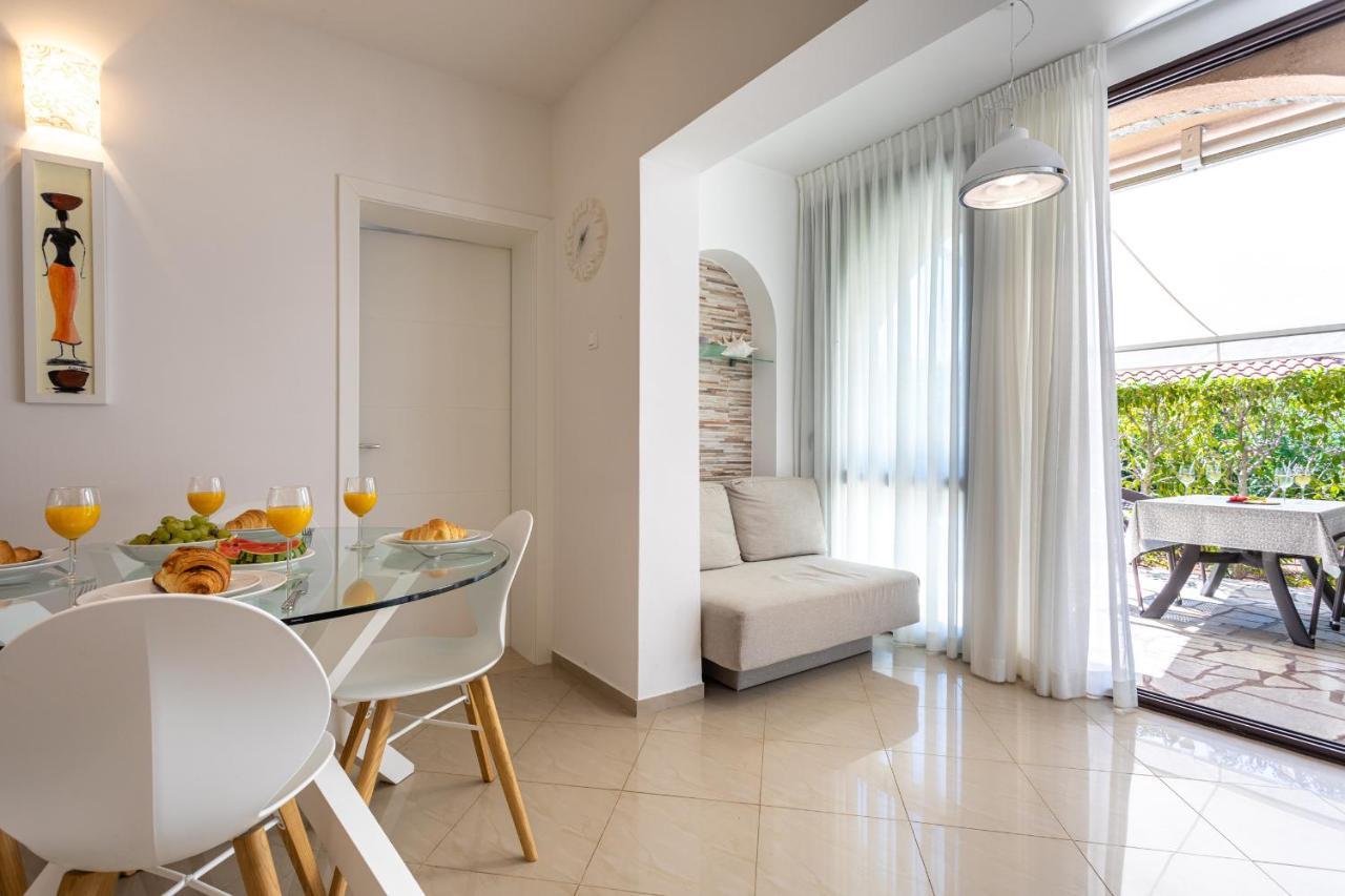 Apartments House Barbara Kornić Εξωτερικό φωτογραφία