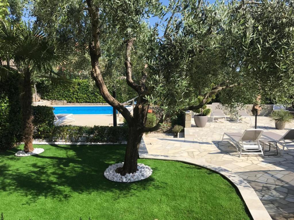Apartments House Barbara Kornić Εξωτερικό φωτογραφία