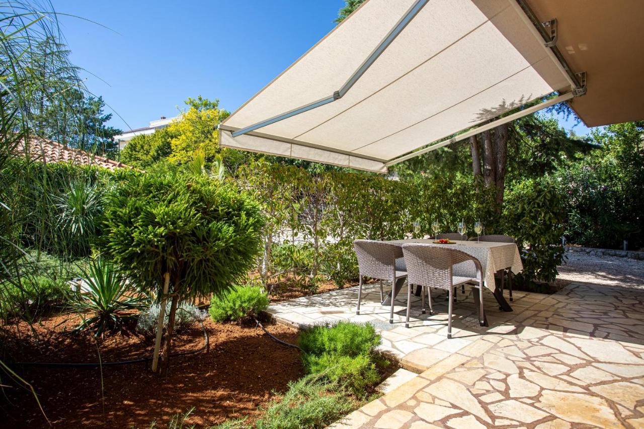 Apartments House Barbara Kornić Εξωτερικό φωτογραφία