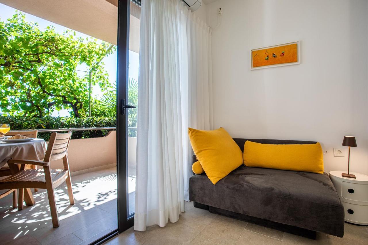 Apartments House Barbara Kornić Εξωτερικό φωτογραφία