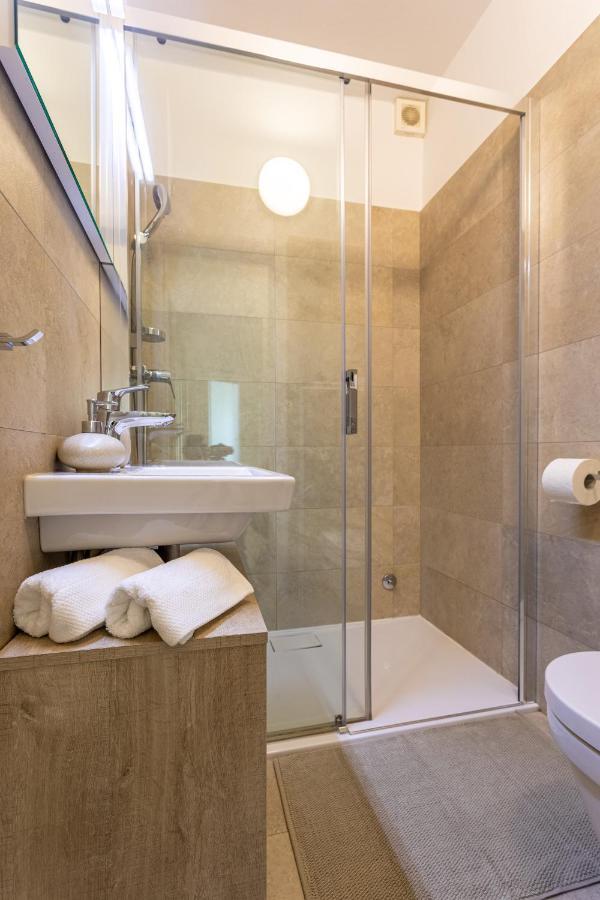 Apartments House Barbara Kornić Εξωτερικό φωτογραφία
