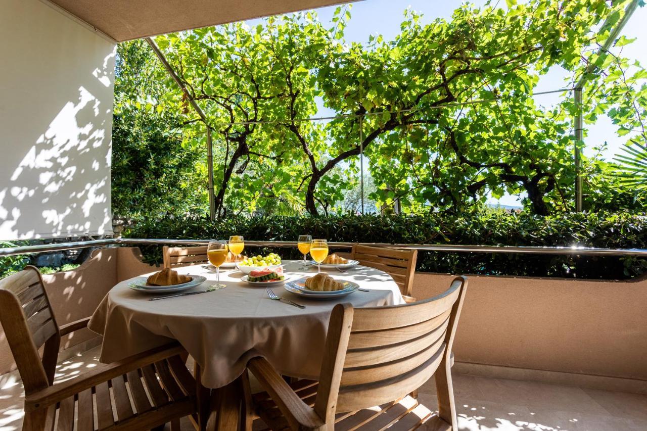 Apartments House Barbara Kornić Εξωτερικό φωτογραφία