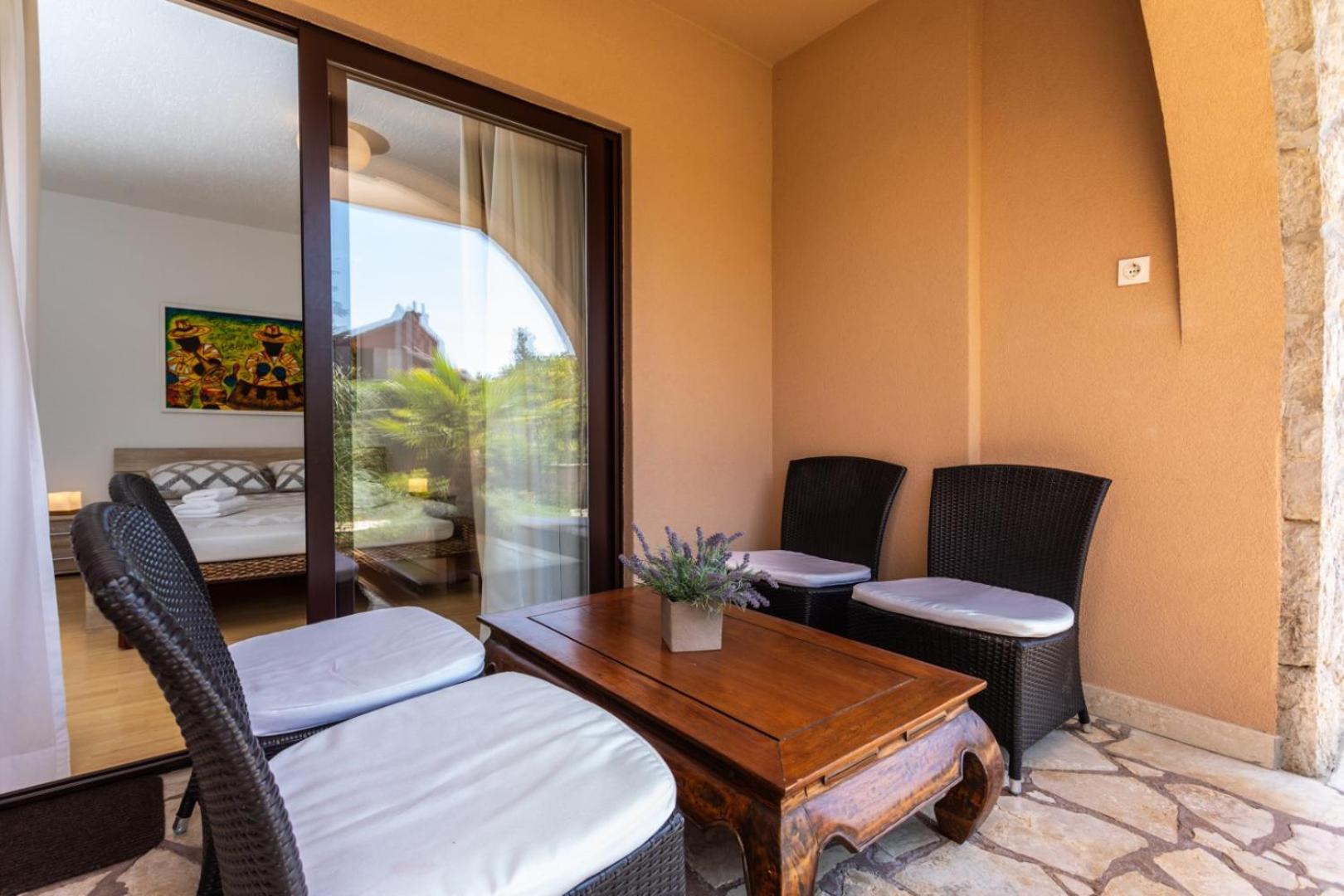 Apartments House Barbara Kornić Εξωτερικό φωτογραφία