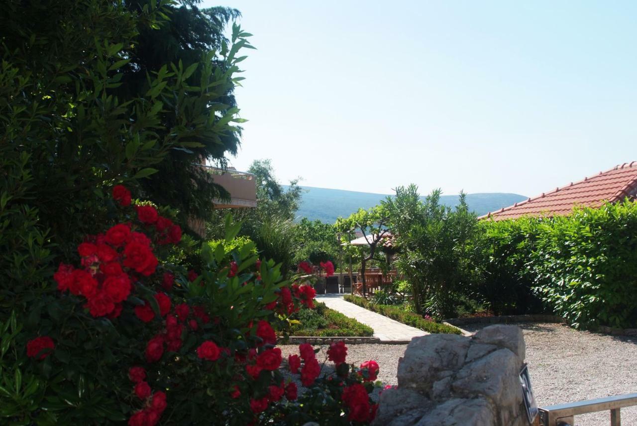 Apartments House Barbara Kornić Εξωτερικό φωτογραφία